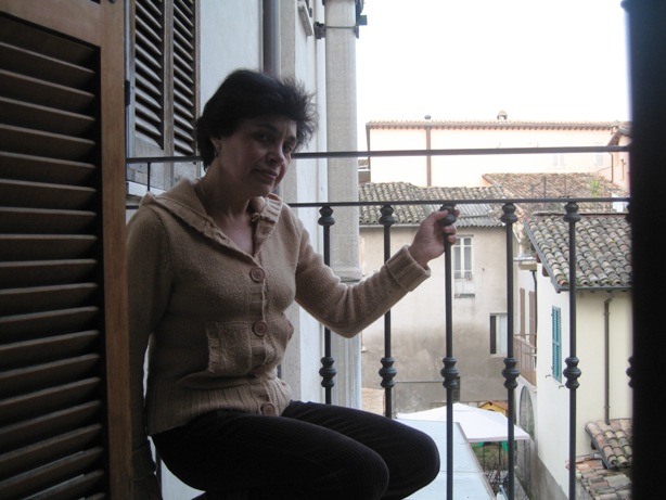 На балкончике гостиницы в Асколи